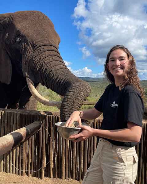 Struggletown Vet - Meet Our Vets - Dr Bryony